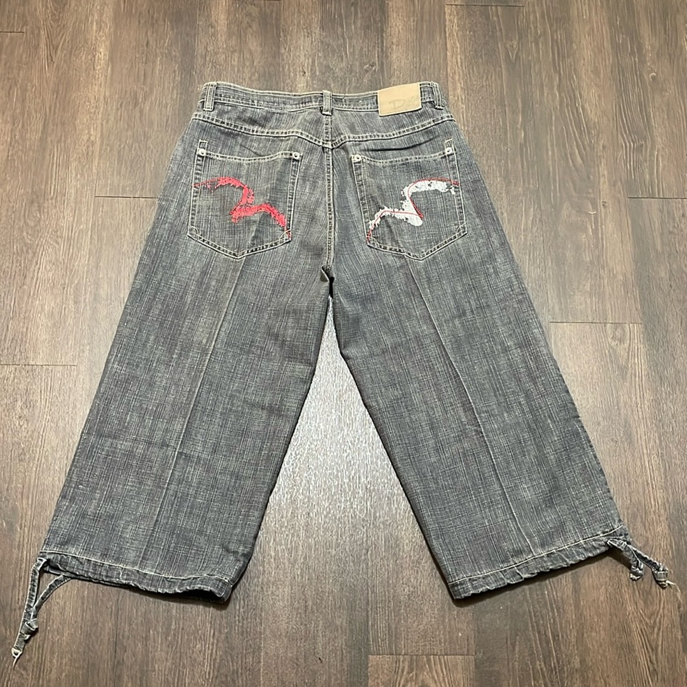 Crazy Y2K evisu like jorts , -hella long and baggy, -waist size 36